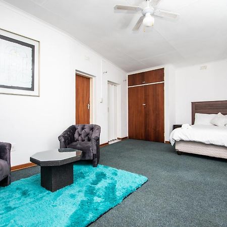 Willow Guest House Боксбурґ Екстер'єр фото