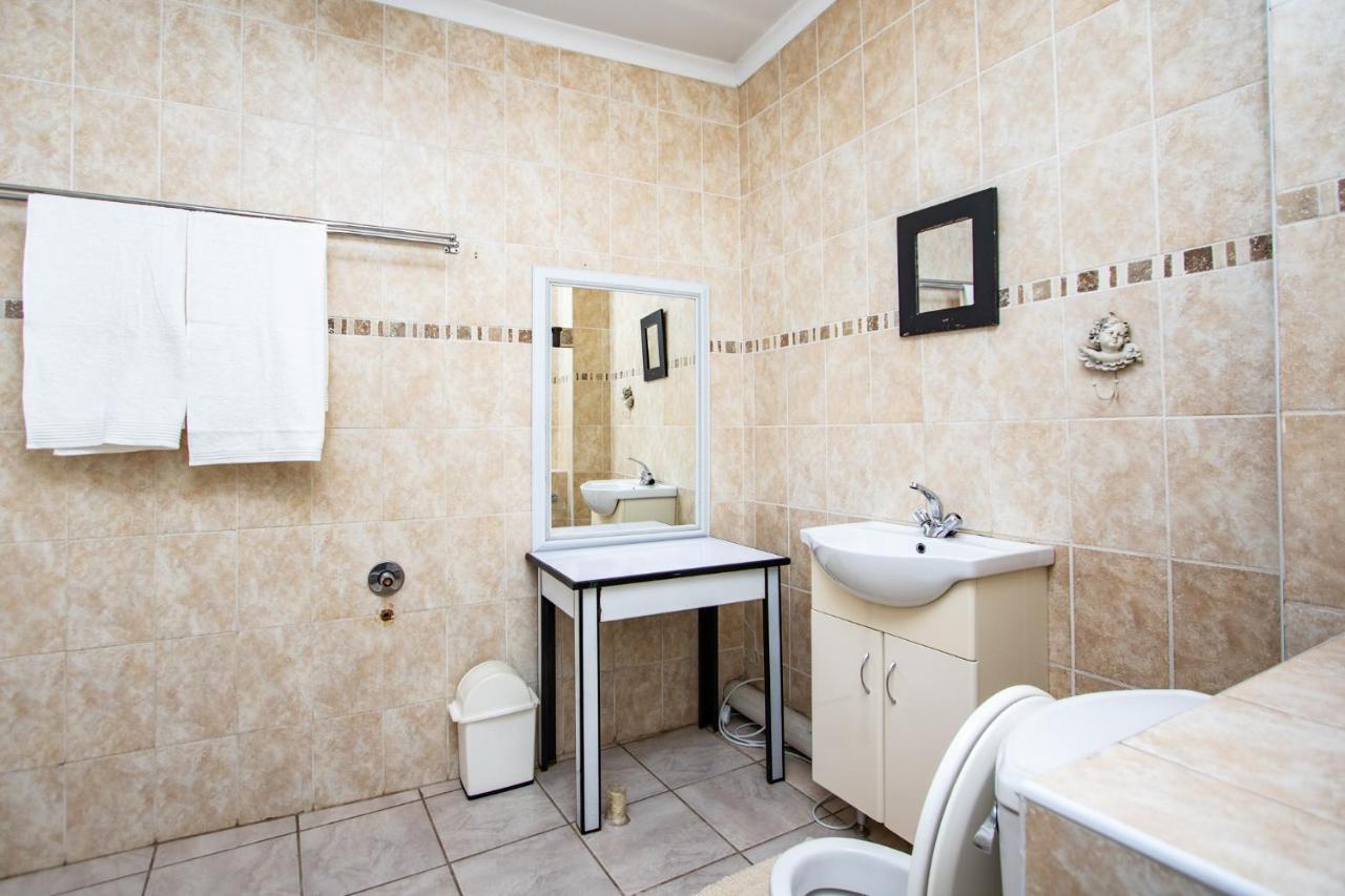 Willow Guest House Боксбурґ Екстер'єр фото