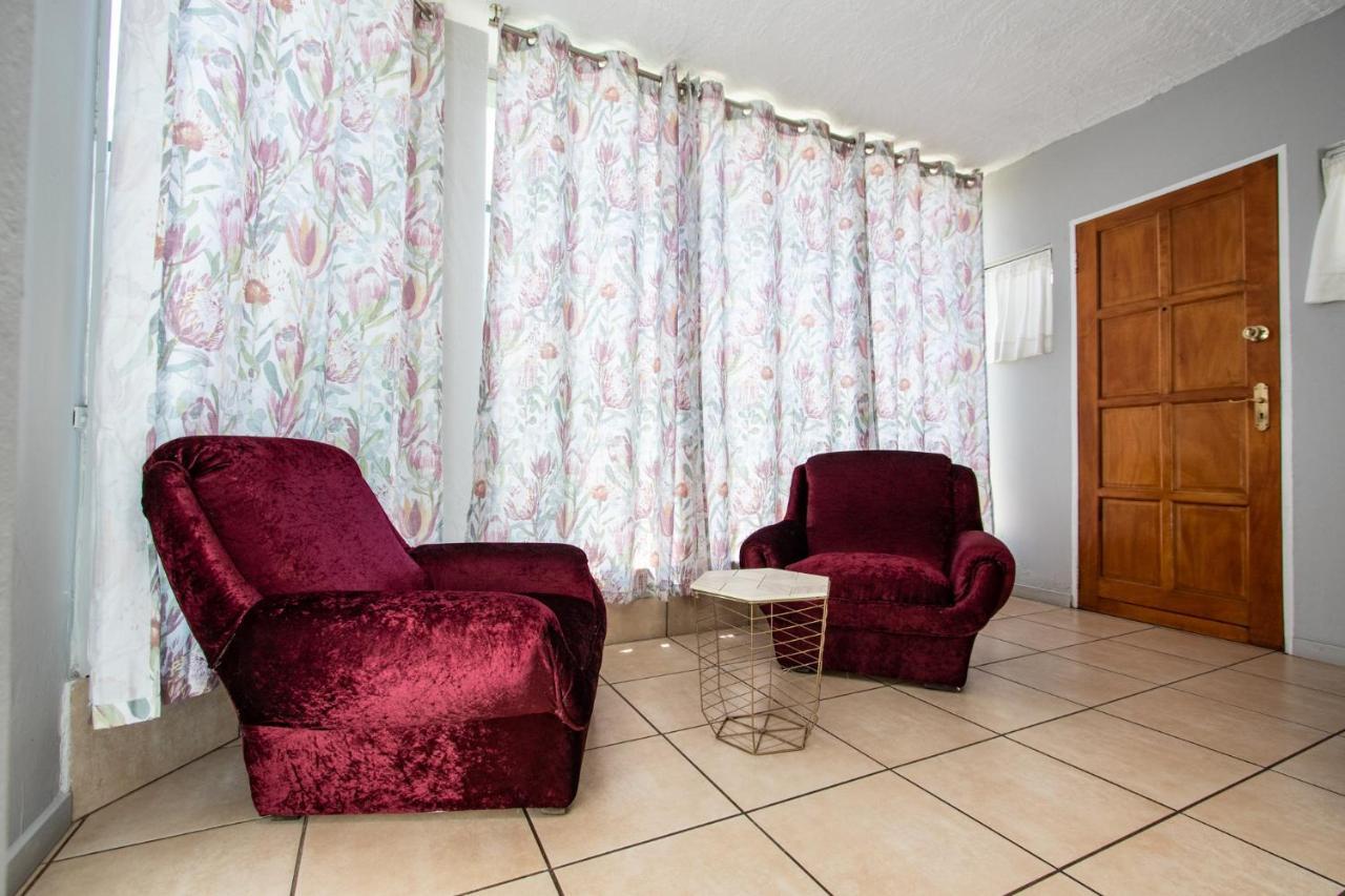 Willow Guest House Боксбурґ Екстер'єр фото