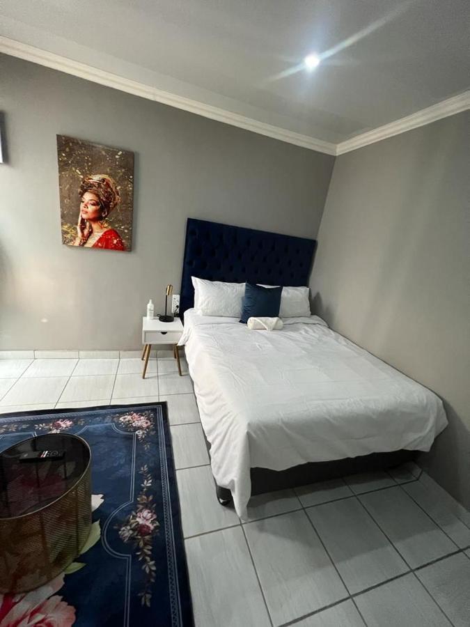 Willow Guest House Боксбурґ Екстер'єр фото