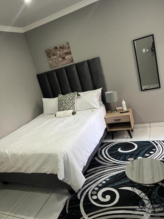 Willow Guest House Боксбурґ Екстер'єр фото
