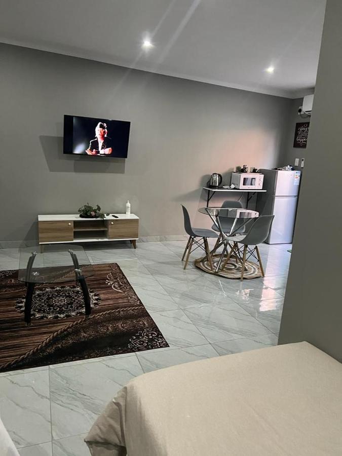 Willow Guest House Боксбурґ Екстер'єр фото