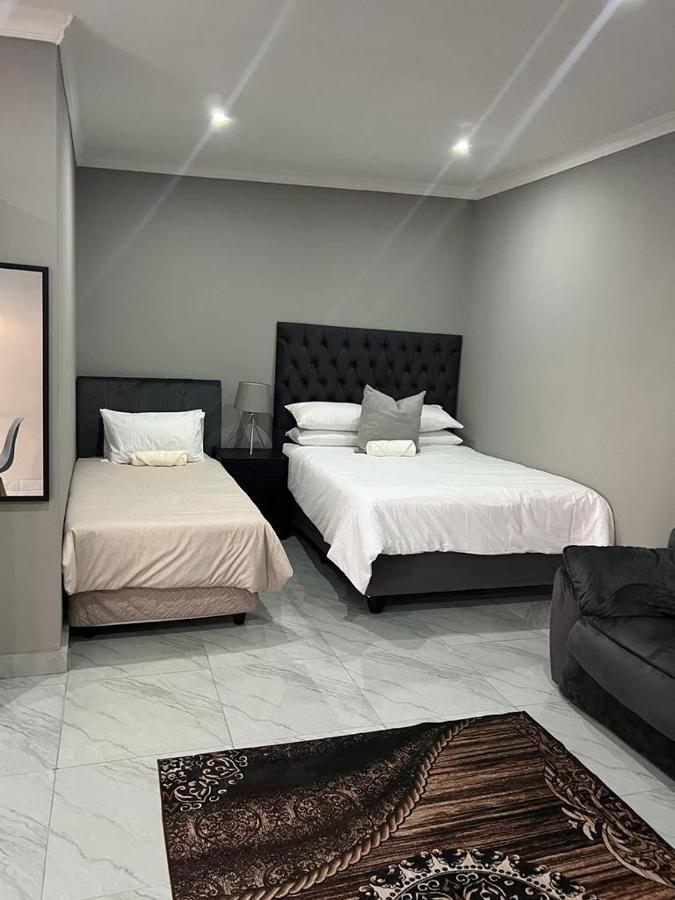 Willow Guest House Боксбурґ Екстер'єр фото
