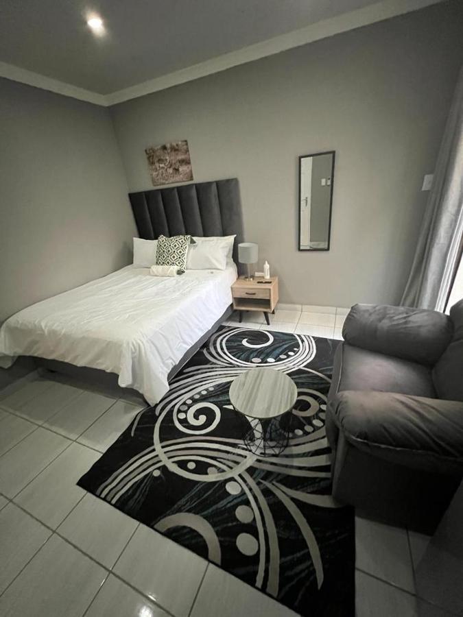 Willow Guest House Боксбурґ Екстер'єр фото