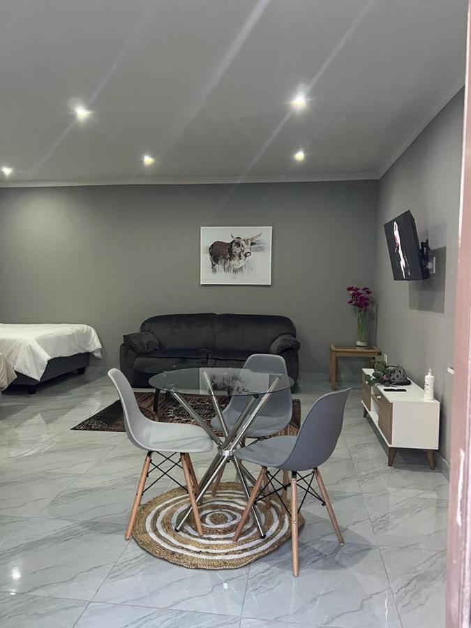 Willow Guest House Боксбурґ Екстер'єр фото