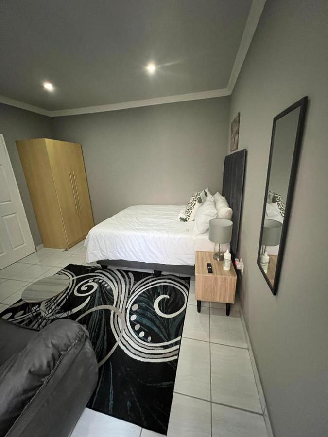 Willow Guest House Боксбурґ Екстер'єр фото